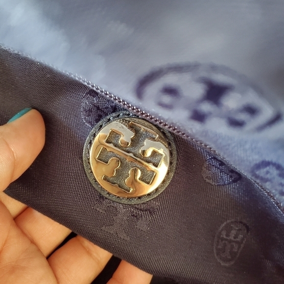 Tory Burch Fleming Quilted nylon tote - Picture 4 of 9